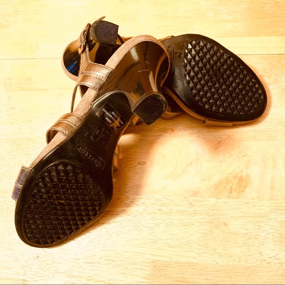 Aerosoles Metallic Pewter Strap Slingback Sandals - Picture 3 of 4